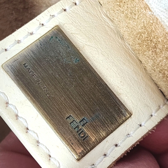 Fendi Runway Oyster Shaped Leather & Metal Shoulder Bag - Picture 14 of 16